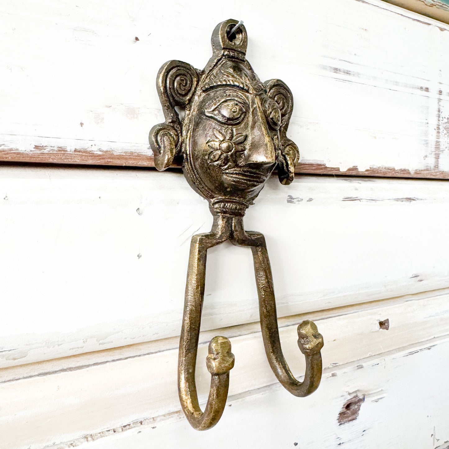 Tribal Guru Hook