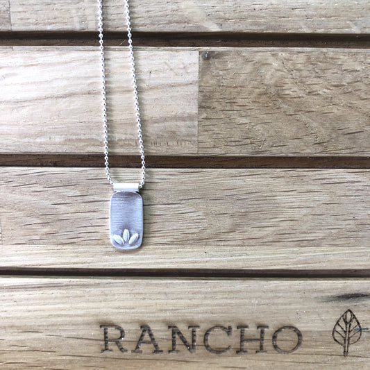 Three Leaf Pendant Necklace
