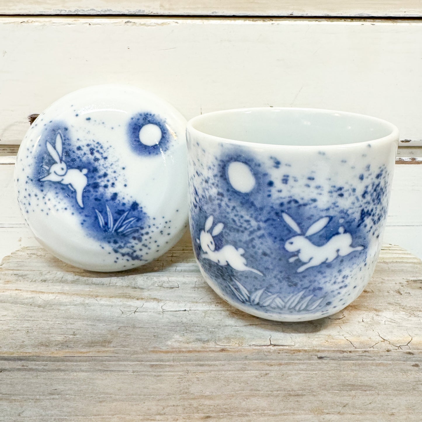 Tsukiusagi Cup with Lid