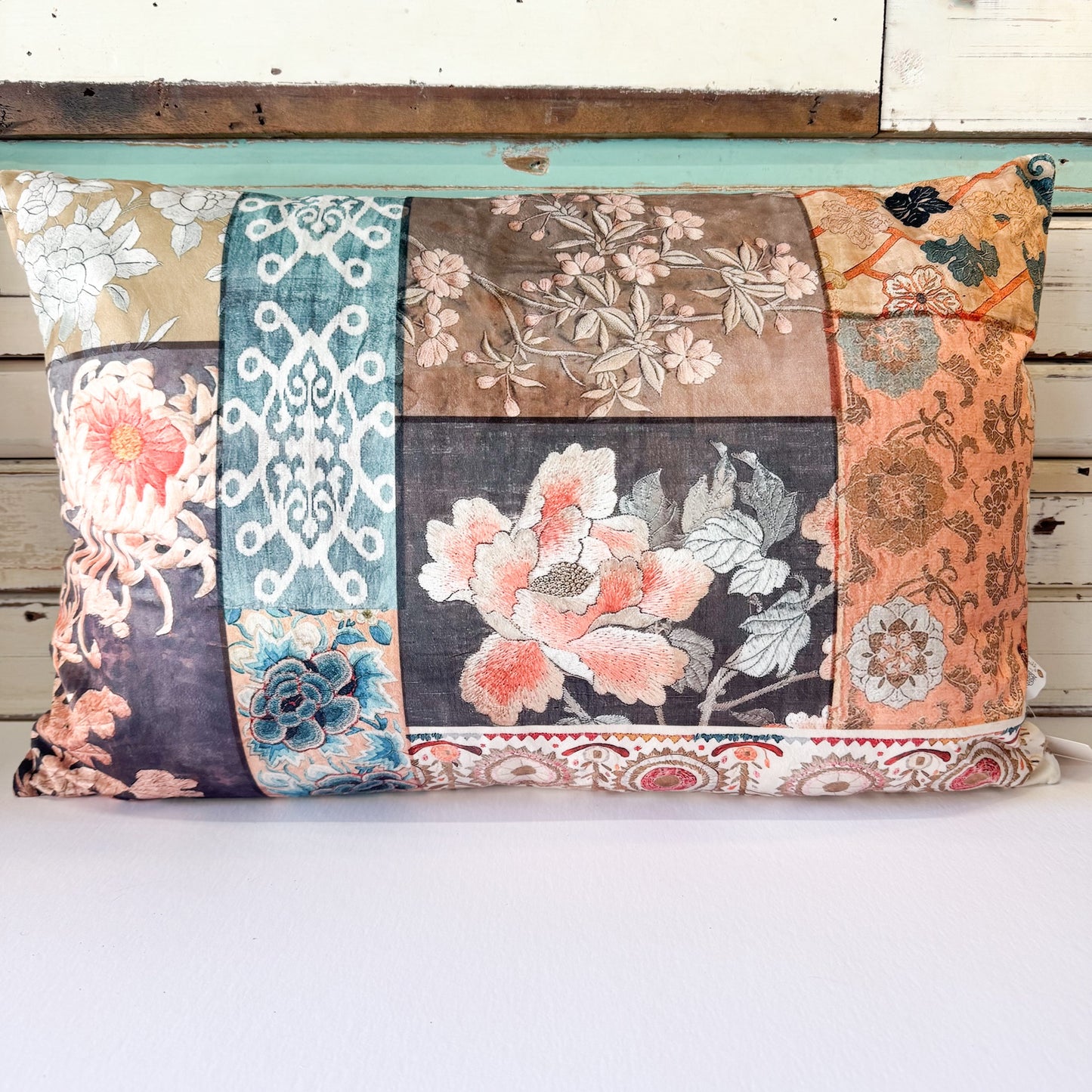 Faded Grandeur Cushion -40x60cm