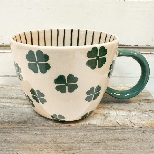 Ceramic mug with green clover patterns Jones & Co - Chino Mug - Lucky Me
