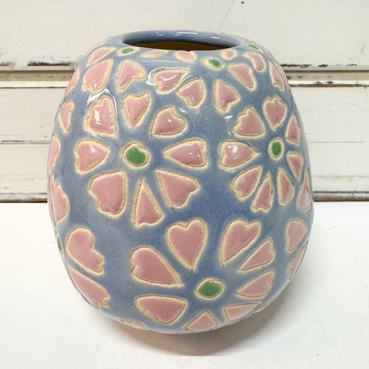 Jones & Co Pollen Pink Daisy Vase - short round ceramic vase light blue with pink flowers
