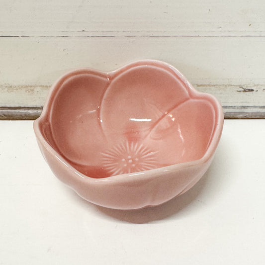 CONCEPT JAPAN Pink ceramic bowl in floral shape design