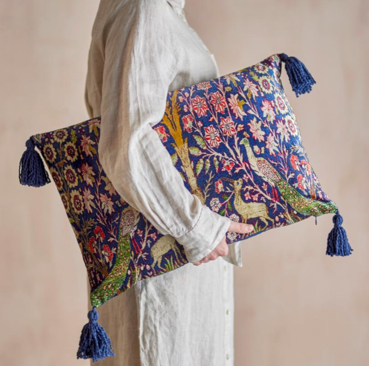 Adya Cushion