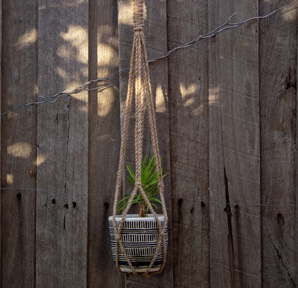 Shika Lark Pot Hanger